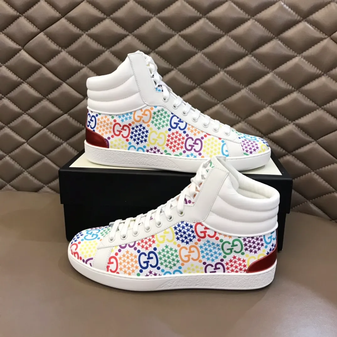 Men's shoes 💰p420 "GUCC*" Couple's style high-top boots are available on the official website. The same style. Counter quality [strong] [strong] Selected Gucci imported waterproof rubber. Gucci's symbolic original webbing. Trendy and versatile style. "Double G" logo styling midsole. Men's shoes 💰pU brand logo feet. Fine workmanship. Upper material. Men's size 38-44, women's size 35-39.